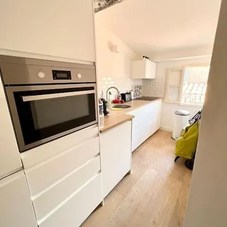 Διαμέρισμα Au Coeur Du Village Grand Studio Avec Terrasse