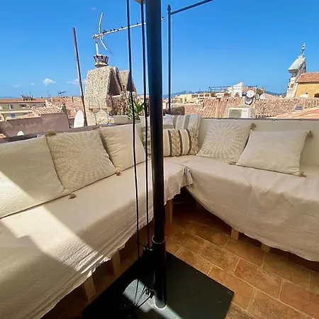 Au Coeur Du Village Grand Studio Avec Terrasse *